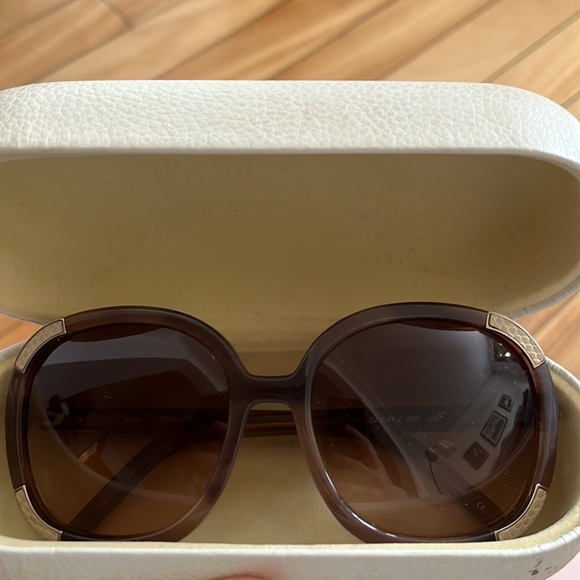 Chloe sunglasses! - Picture 1 of 6